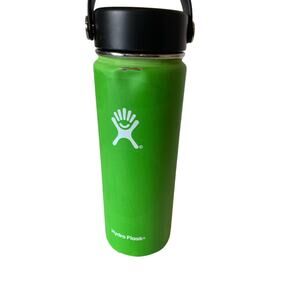 HydroFlask lime green water bottle 20 Oz